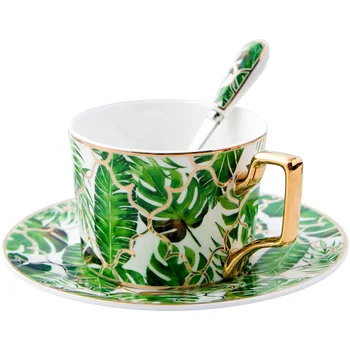 Европейският набор от послеобеденных чаени чаши от костен порцелан с кафе на чаши и чинии, домашна керамика, пном пен, английски червени чаени чаши, чаши